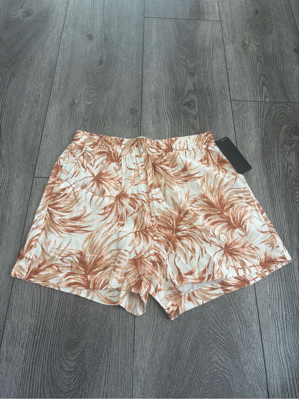 Hurley Tropical Print Elastic-Waist Shorts - Cream & Brown